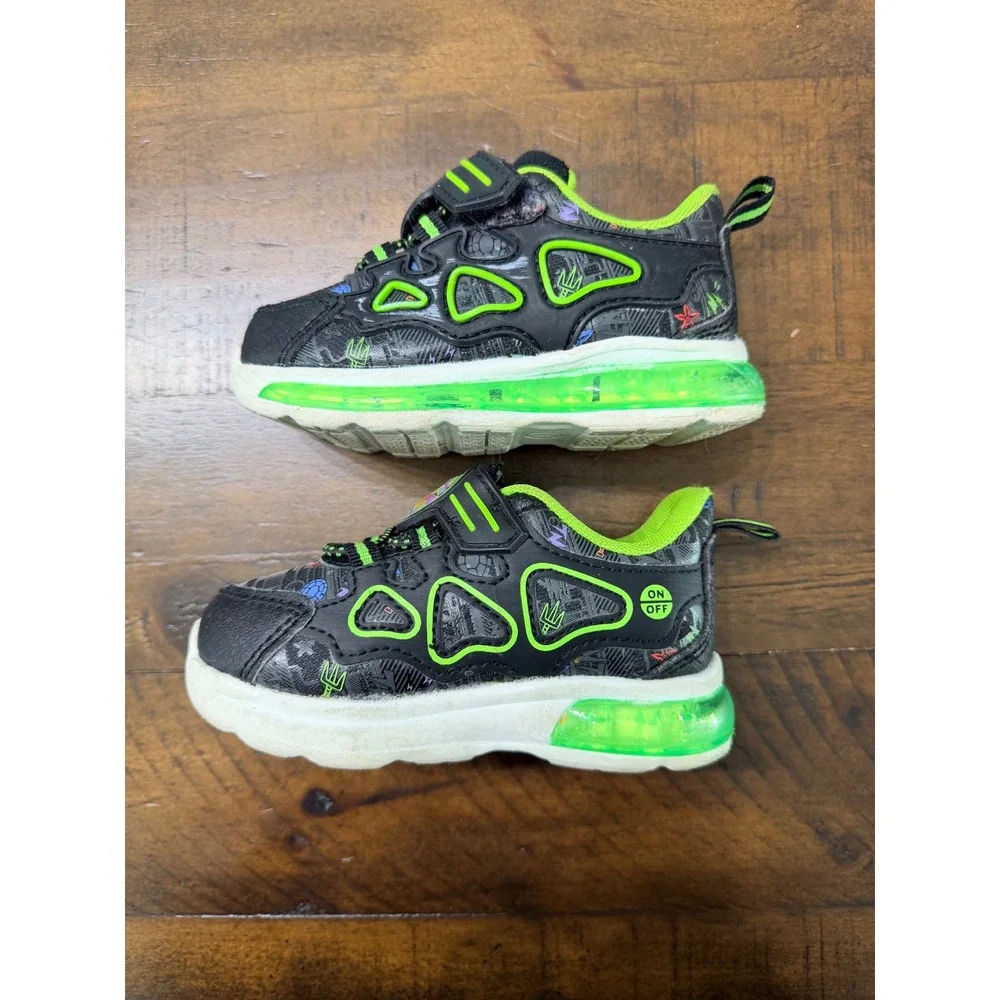 Nickelodeon TMNT Toddler Boys Light Up Sneakers Black Green BTTM44AC003 Size 6